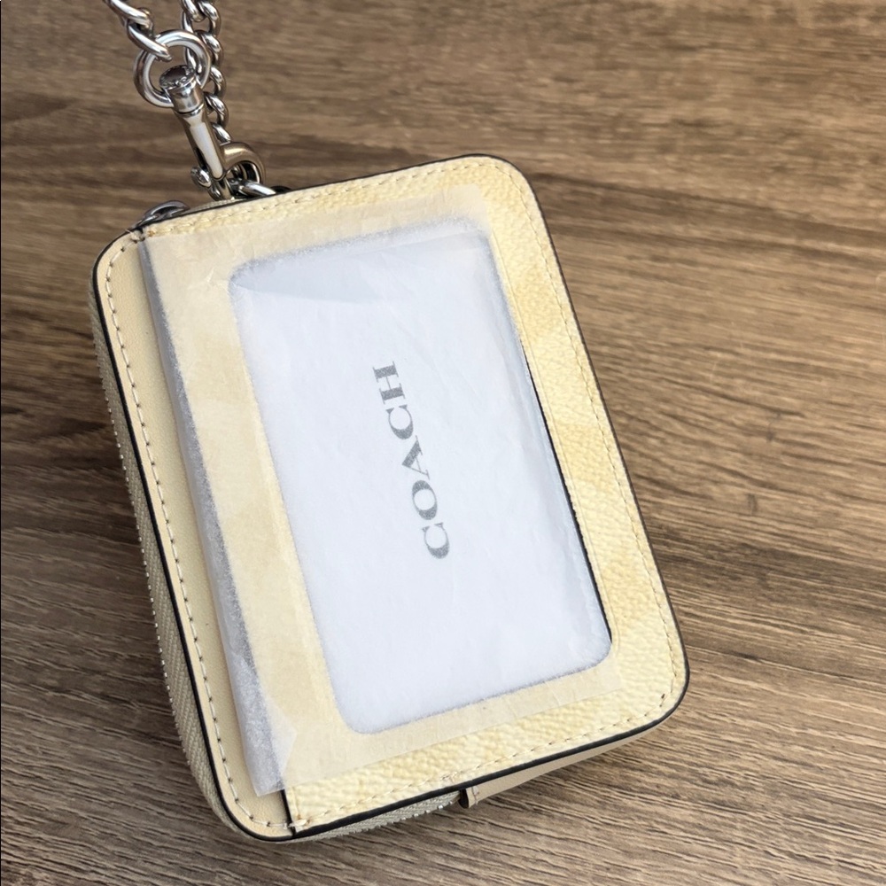 Coach Zip Card Case NWT - Picture 2 of 6